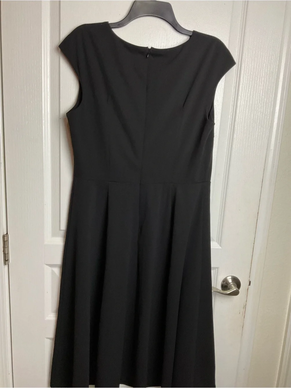 Drees Tells elegant black